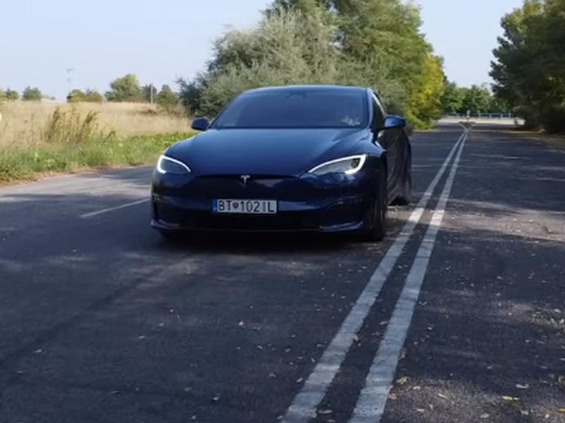 Video test  Tesla Model S LR
