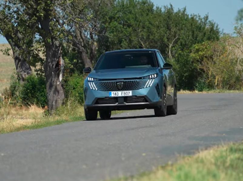 Video test Peugeot 3008 Hybrid 136